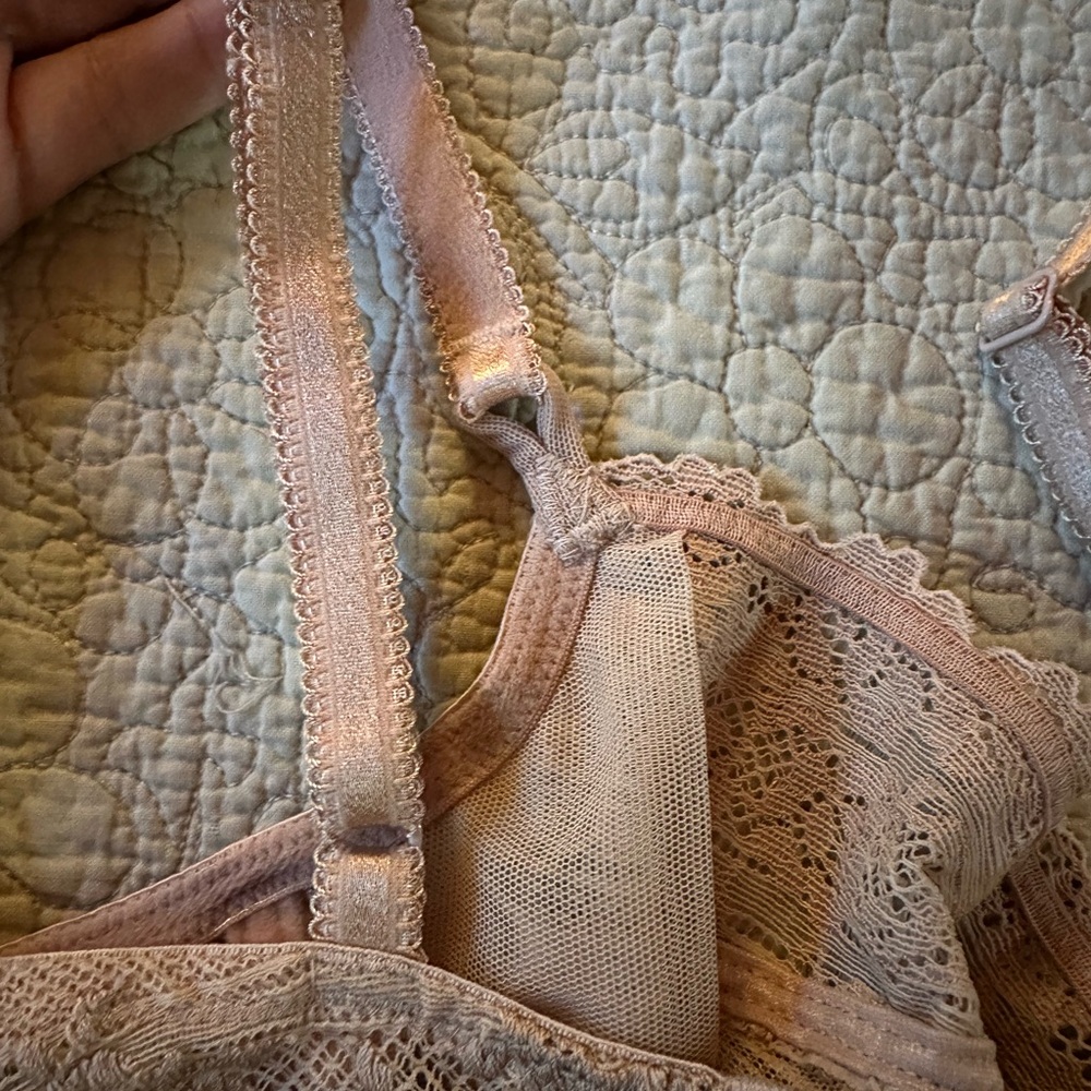WACOAL Lace Embrace Underwire Bra in Light Pink EUC 34C - Picture 9 of 16